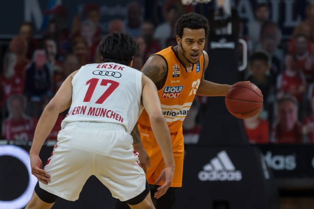 际比赛中夺 际比赛中夺