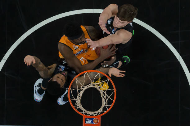 1年转会至 1年转会至